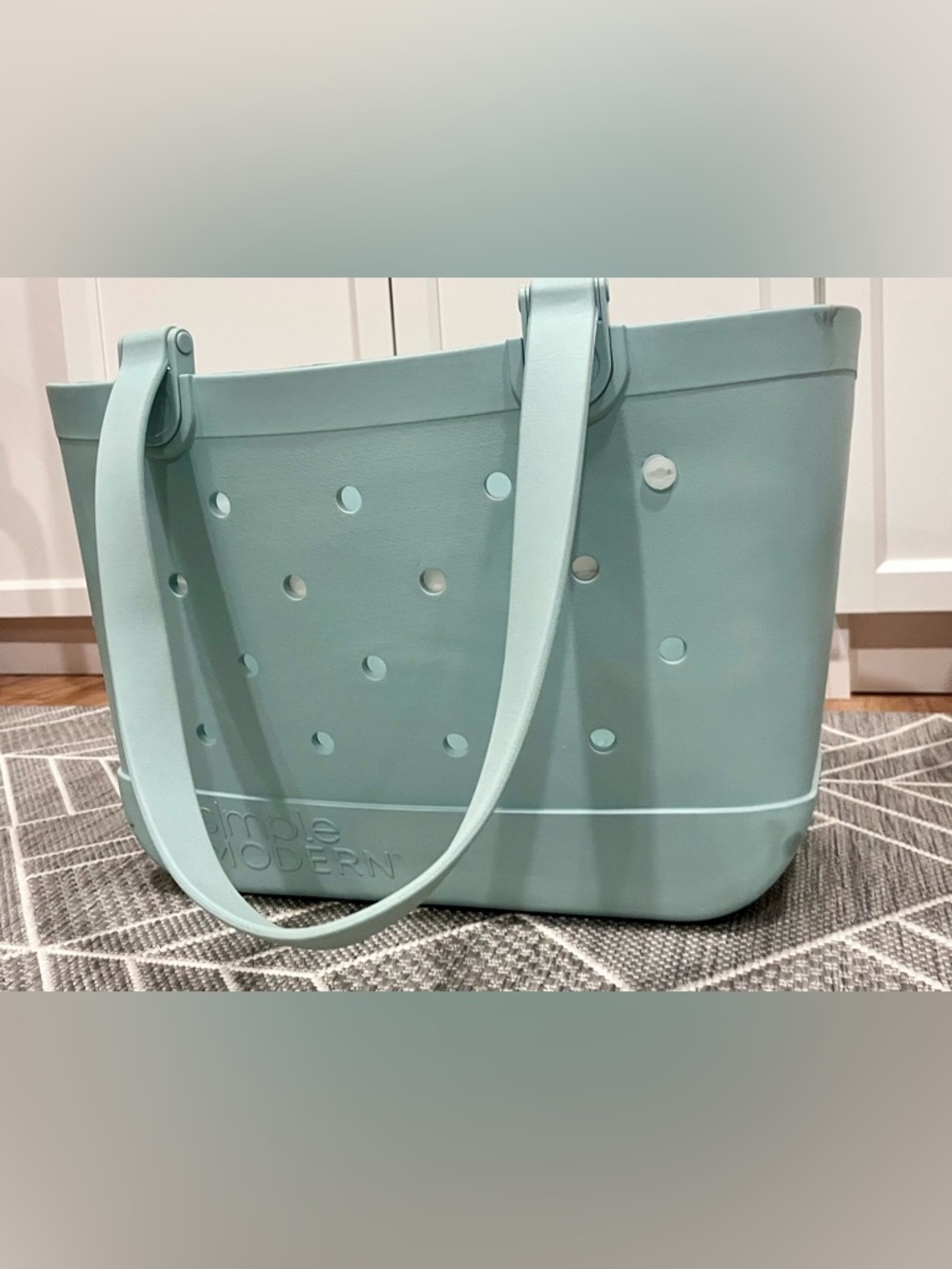Simple Modern Mint Tote Bag with Comfortable Shoulder Strap